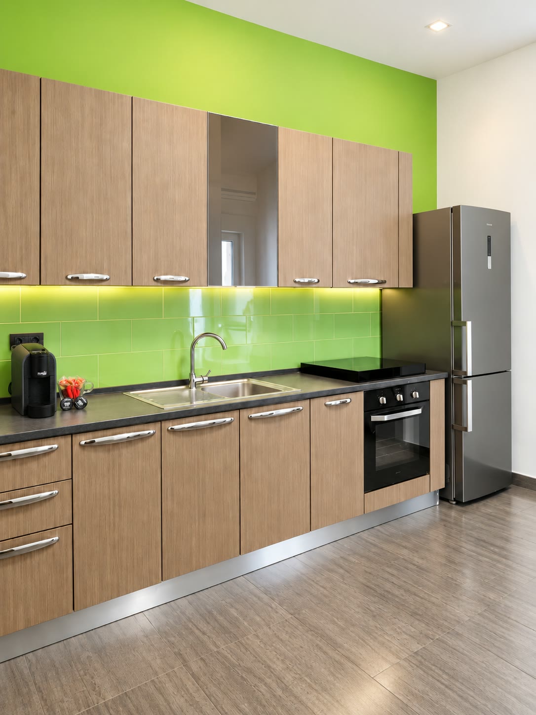 Cucina privata vista dal lato del piano di lavoro